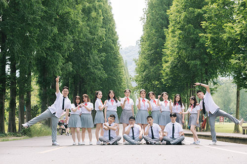 南京大学毕业照合影创意拍摄定格青春